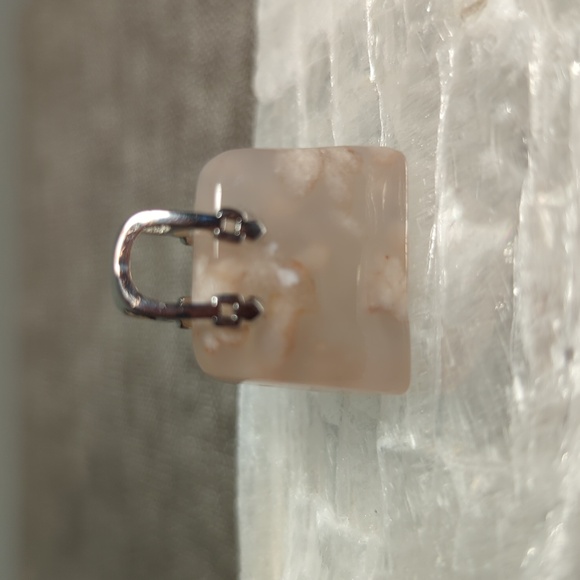 ❌SOLD❌ Flower Agate Crystal Carved Handbag - Picture 3 of 3